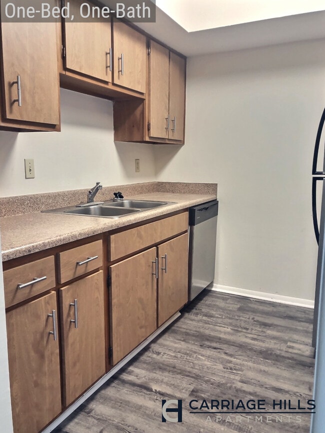 Building Photo - Carriage Hills Apartments