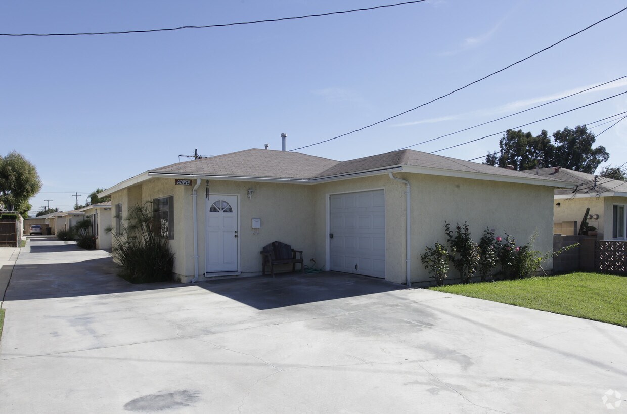 Primary Photo - 8620-8624 Watson St