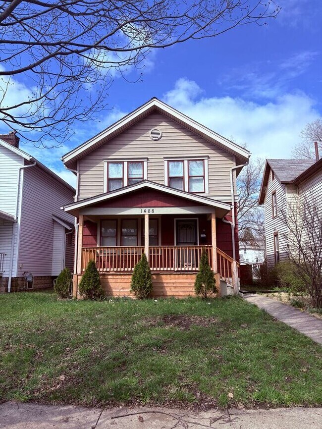 Building Photo - 1488 Aberdeen Ave