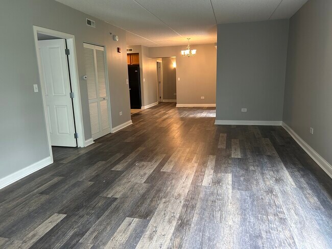 Foto del edificio - 3420 N Old Arlington Heights Rd