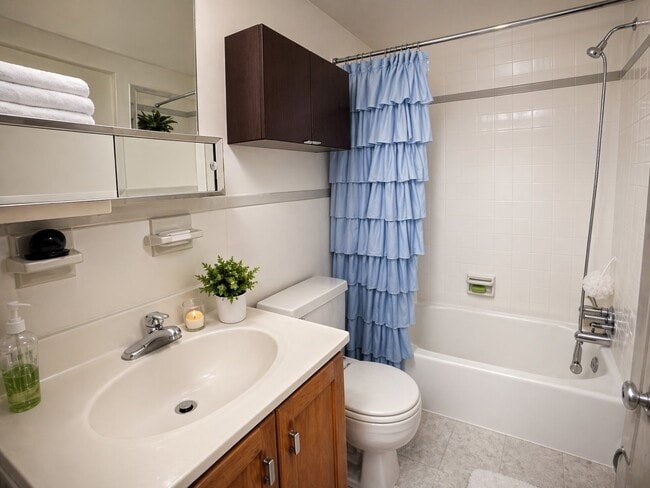 Building Photo - 4465 MacArthur Blvd NW