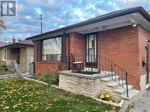 Building Photo - 67 Hart Ave