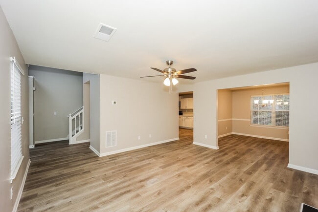 Building Photo - 425 Cherry Branch Ln