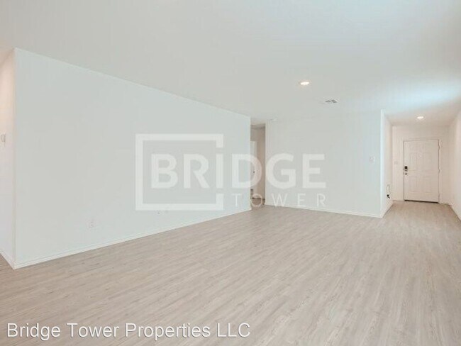 Foto del edificio - 3 br, 2 bath House - 2403 Lake Hills