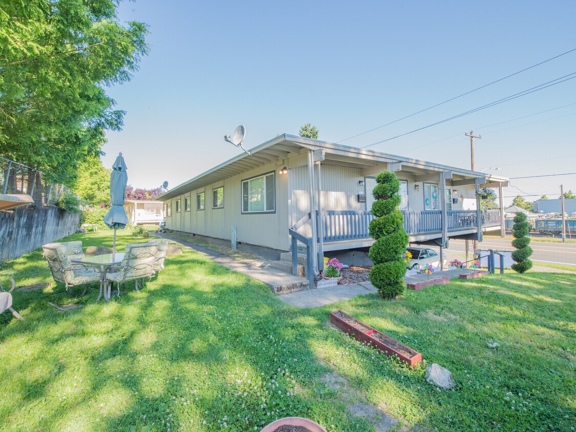 2624 Northeast Lombard Street, Portland, OR 97211 Apartments in