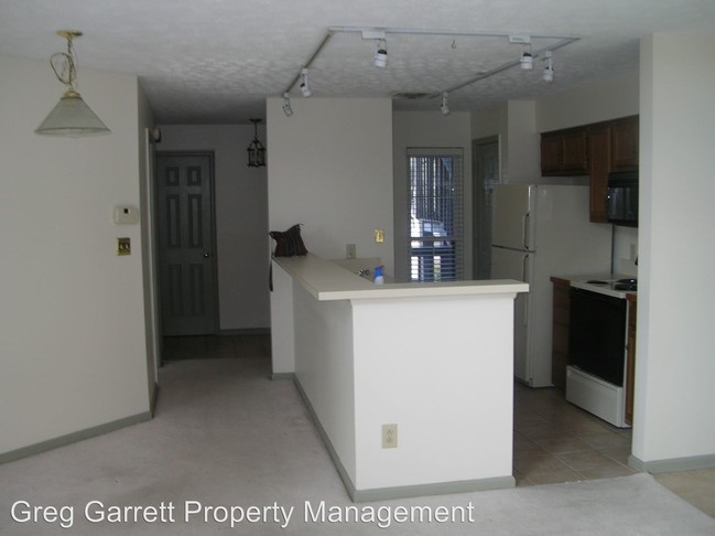 Building Photo - 748 Rock Crest Ct