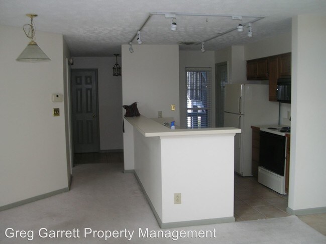 Foto del edificio - 748 Rock Crest Ct