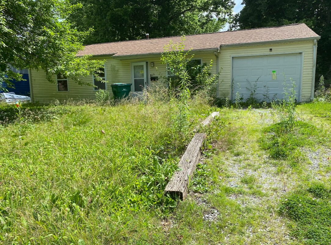 Foto principal - 45 Westwood Dr