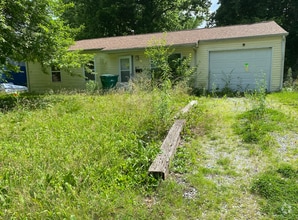 Building Photo - 45 Westwood Dr