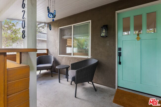 Foto del edificio - 6208 Hayes Ave