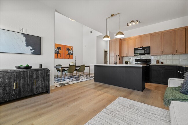 Foto del edificio - 4214 Clover St