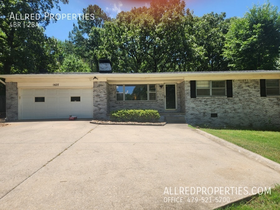 Primary Photo - 1627 W Wedington-