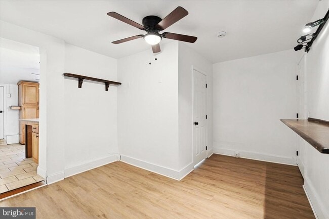 Foto del edificio - 135 E Miner St