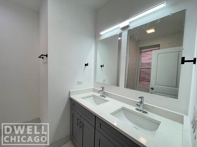 Foto del edificio - 1544 N Bosworth Ave