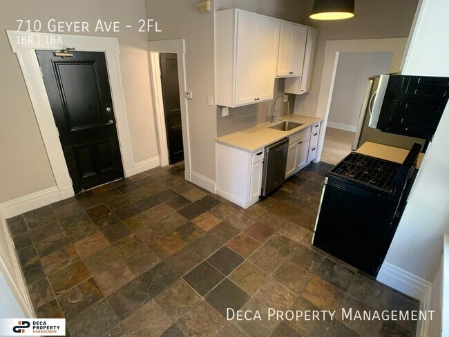 Building Photo - 1 Bedroom Apartment
