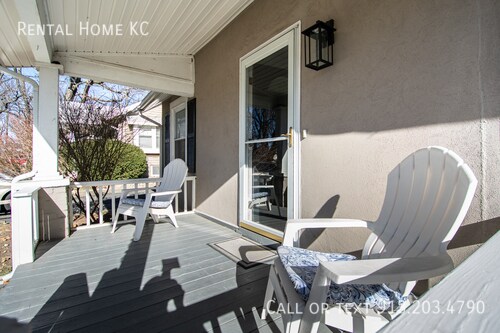 Building Photo - 8033 Robinson-