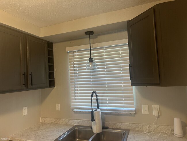 Building Photo - 3 br, 1.5 bath House - 11584 Nottingham Rd