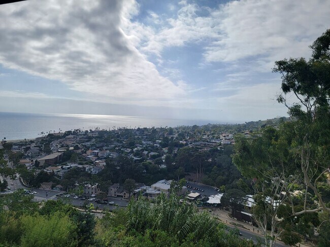 Building Photo - 180 Degree Ocean View