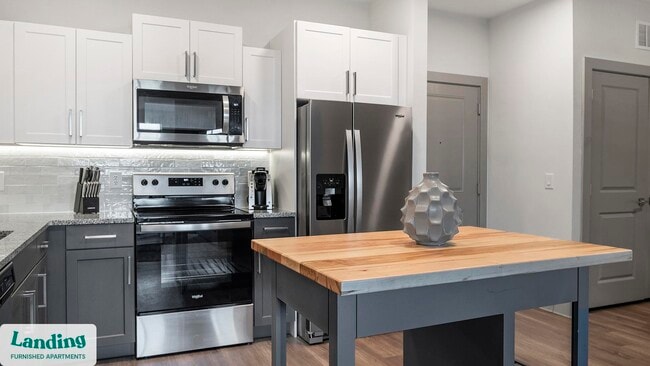 Building Photo - 2995 Railside Lp