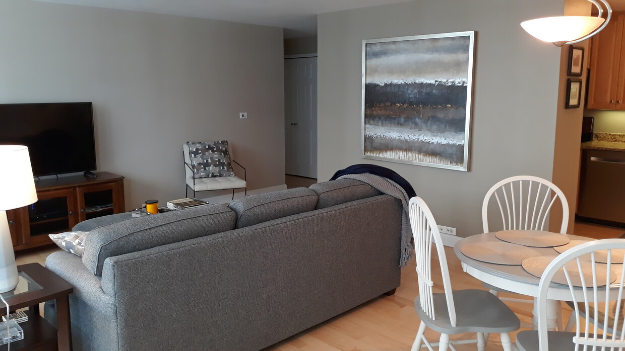 Primary Photo - 4250 N Marine Dr
