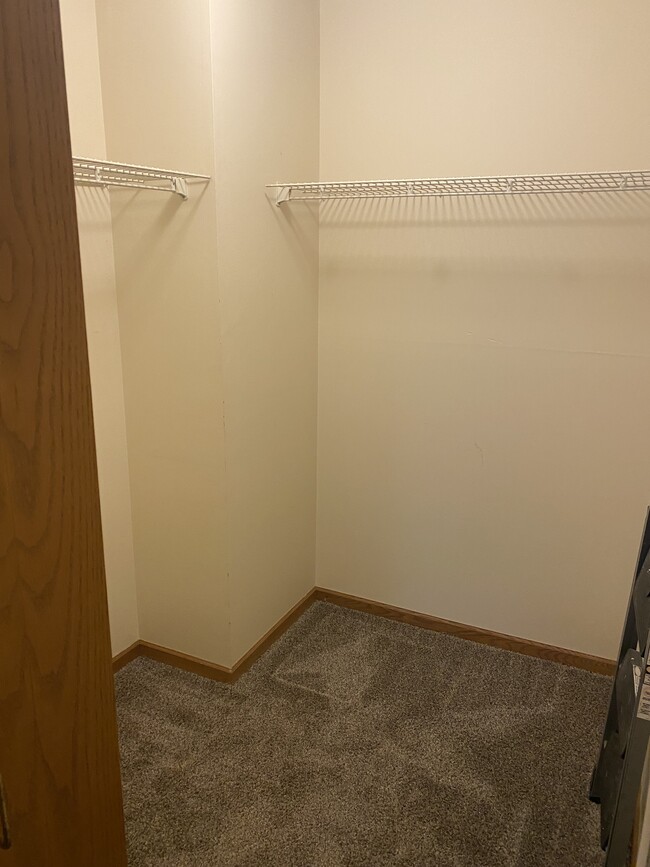 Closet - Shorewood Place Apartments