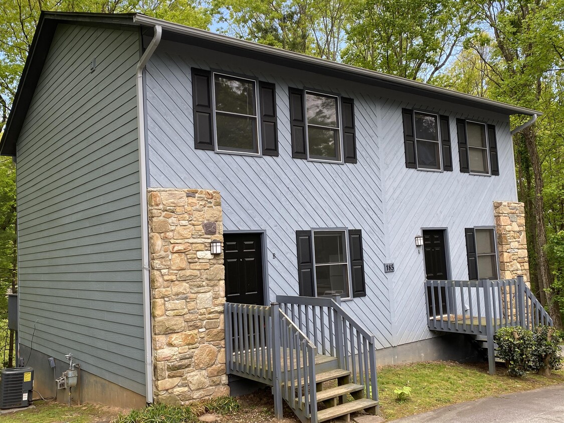 185 Weston Rd Unit 185B, Arden, NC 28704 Room for Rent in Arden, NC