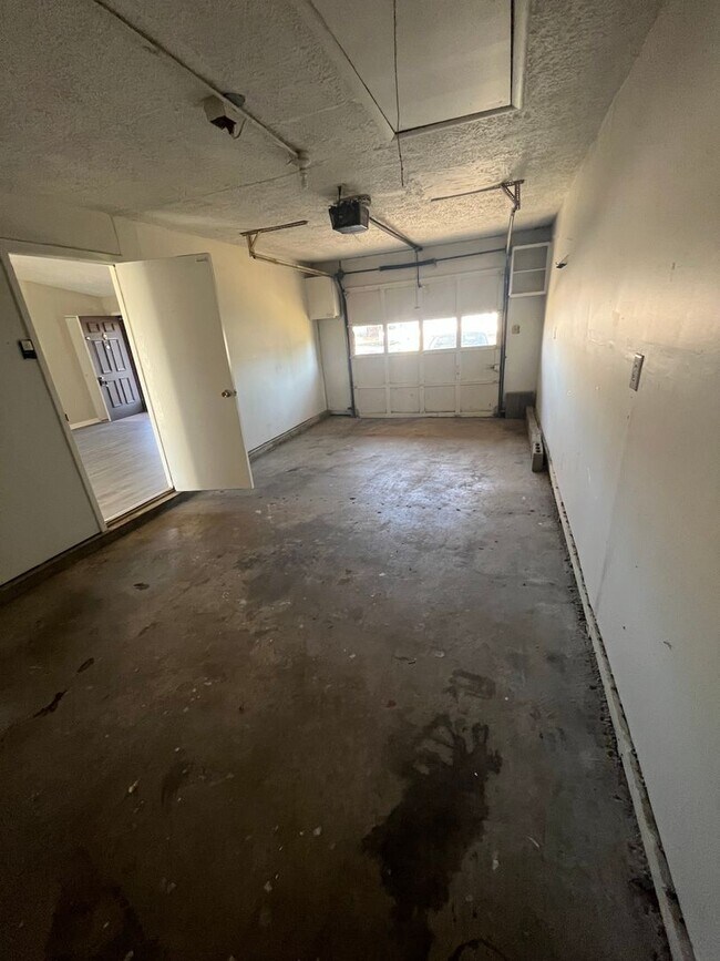 Foto del edificio - Single family spacious home