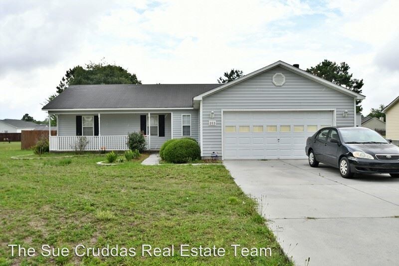 Foto principal - 3 br, 2 bath House - 203 Redberry Dr