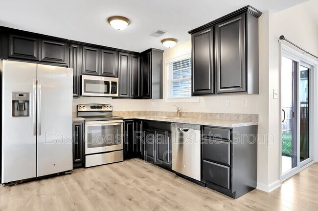 Building Photo - 30 Baltic Ct