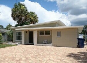 Building Photo - 3809 W Vasconia St