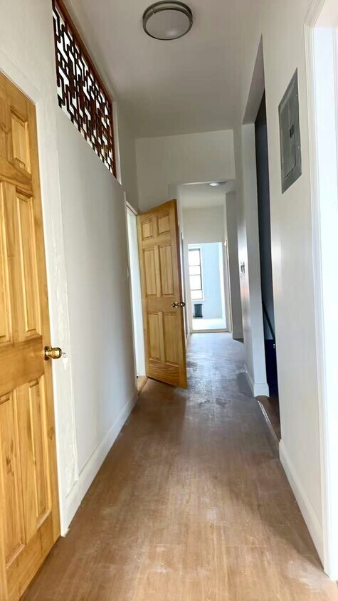 Foto principal - 488 McDonald Ave