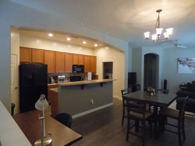 Foto del edificio - FULLY FURNISHED townhome in Goodyear's Rio...