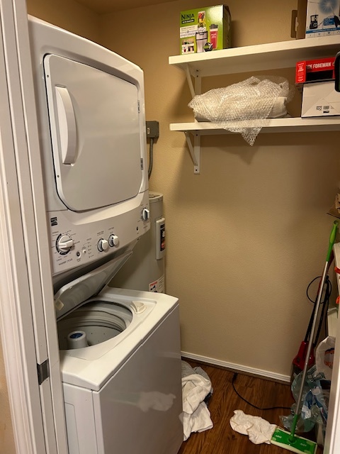 Pantry w/washer & dryer - 75-5743 Alahou St