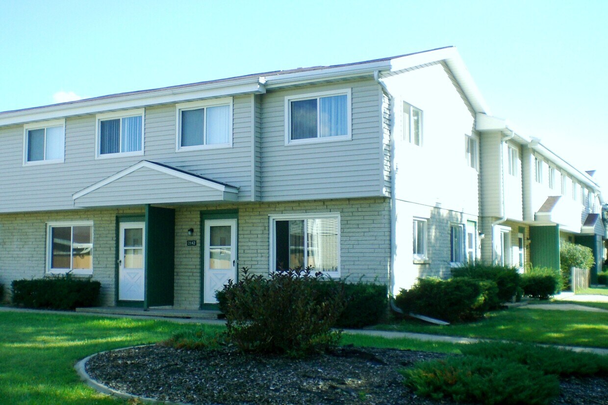 Primary Photo - 2163 S Fountain Ave