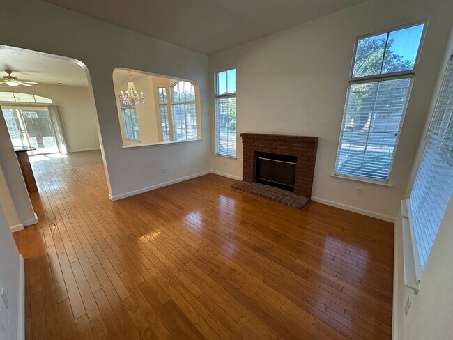 Foto del edificio - Turlock Home