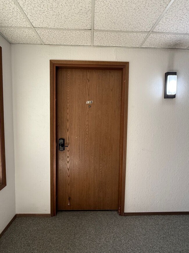 Building Photo - Beautifully maintained condo in the heart of Lynnwood!