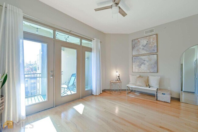 Foto del edificio - 390 17th St NW