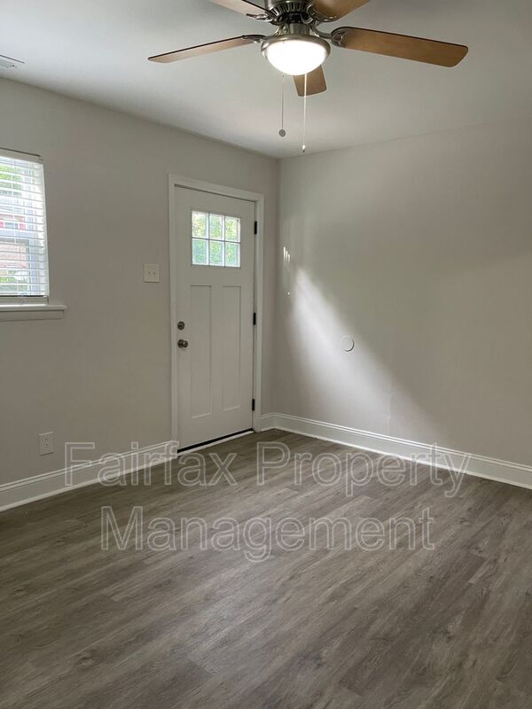 Building Photo - 1120 Elmo St