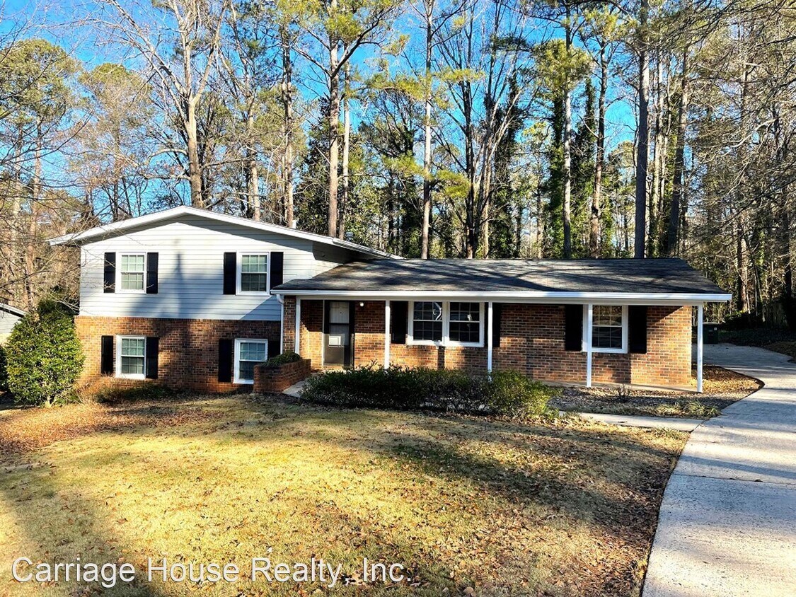Primary Photo - 4 br, 2 bath House - 210 Davis Estates Road