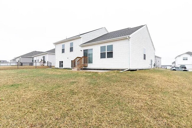 Building Photo - 1065 Waukee Ave
