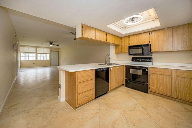Building Photo - 1501 Palm Beach Trace Dr