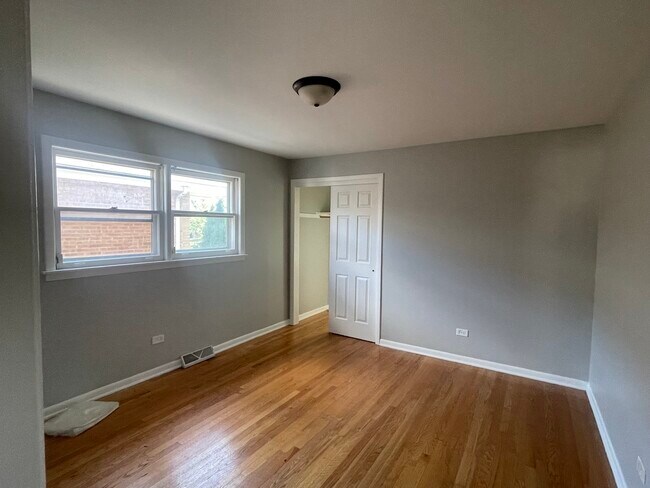 Foto del edificio - 411 Yates Ave