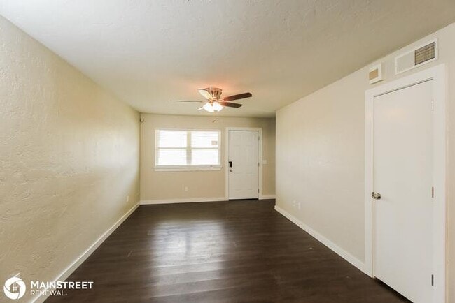 Foto del edificio - 1828 SUNRISE DRIVE, MOORE, OK 73160