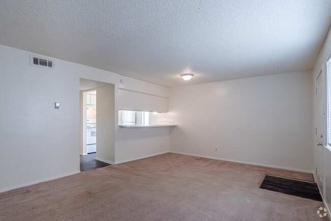 1BR, 1BA - 740SF - The Cove at 300