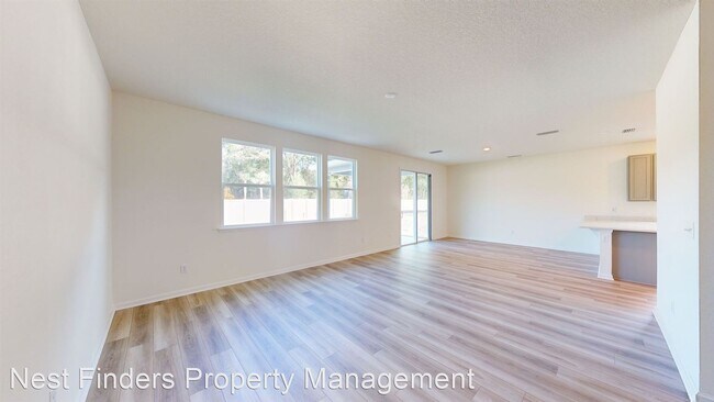 Building Photo - 5 br, 3 bath House - 37 Peace River Rd