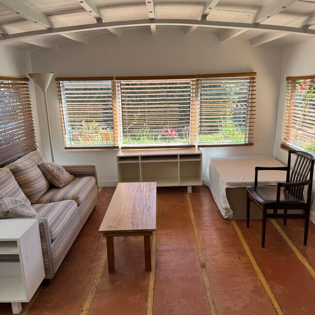 Foto del edificio - 3633 Mountain View Ave