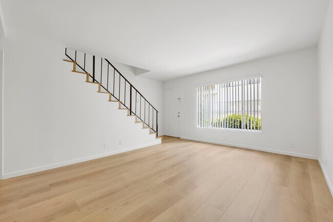 Foto del edificio - 212 W Grand Ave