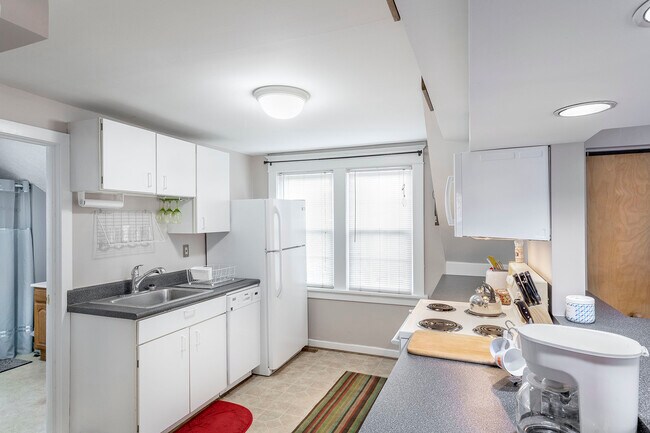 Kitchen - 13 Franklin St