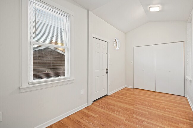 Foto del edificio - 3239 S Carpenter St