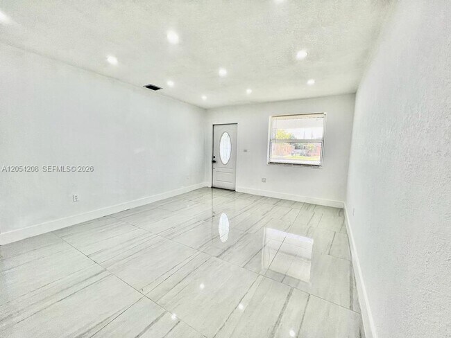 Building Photo - 917 NW 103rd St